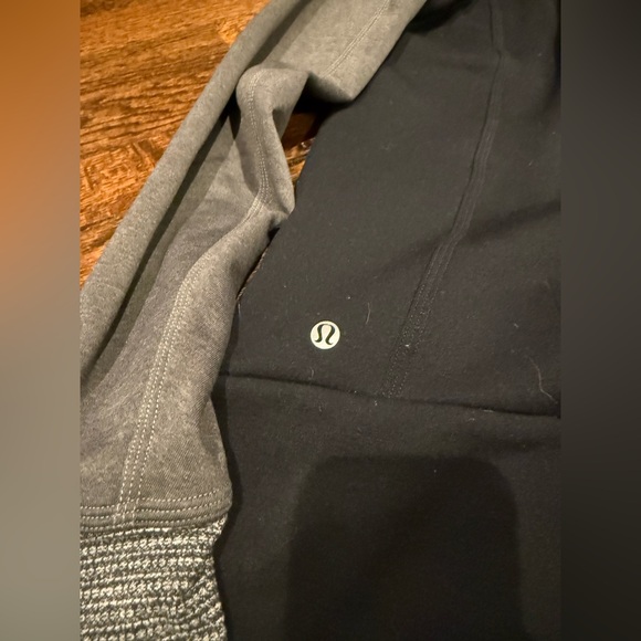Lululemon women’s stretch it out hoodie in black& heather deep coal sz 4 GUC - Picture 5 of 11